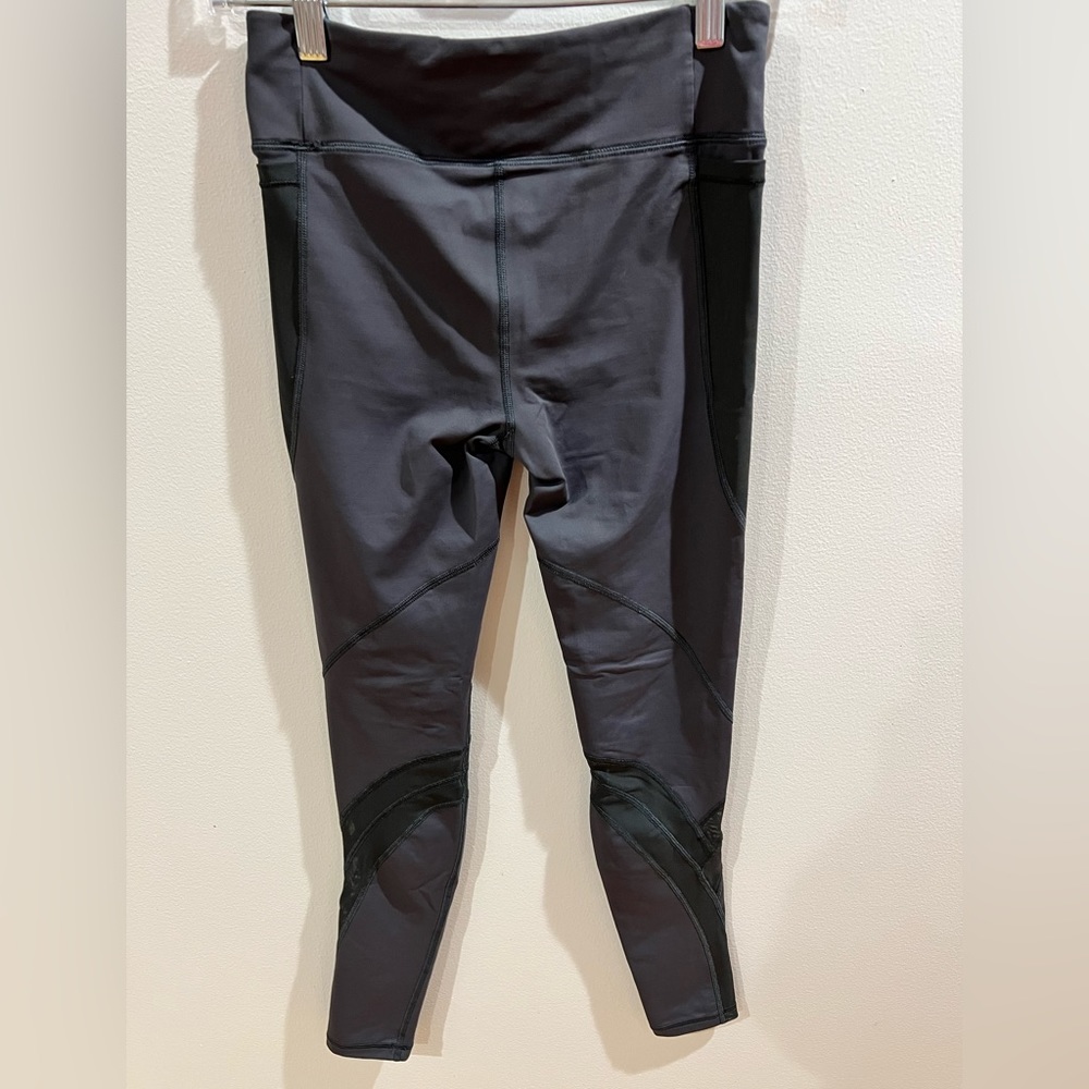 IVIVVA BY LULULEMON GIRLS POCKET LEGGINGS!